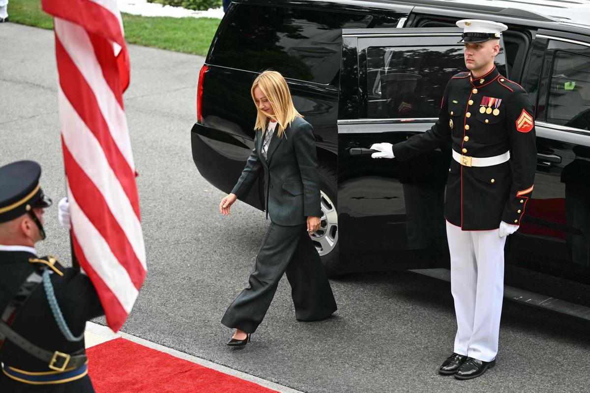 “Meloni pronta a intervenire con Trump se i colloqui nello Studio Ovale avessero preso una brutta piega”
