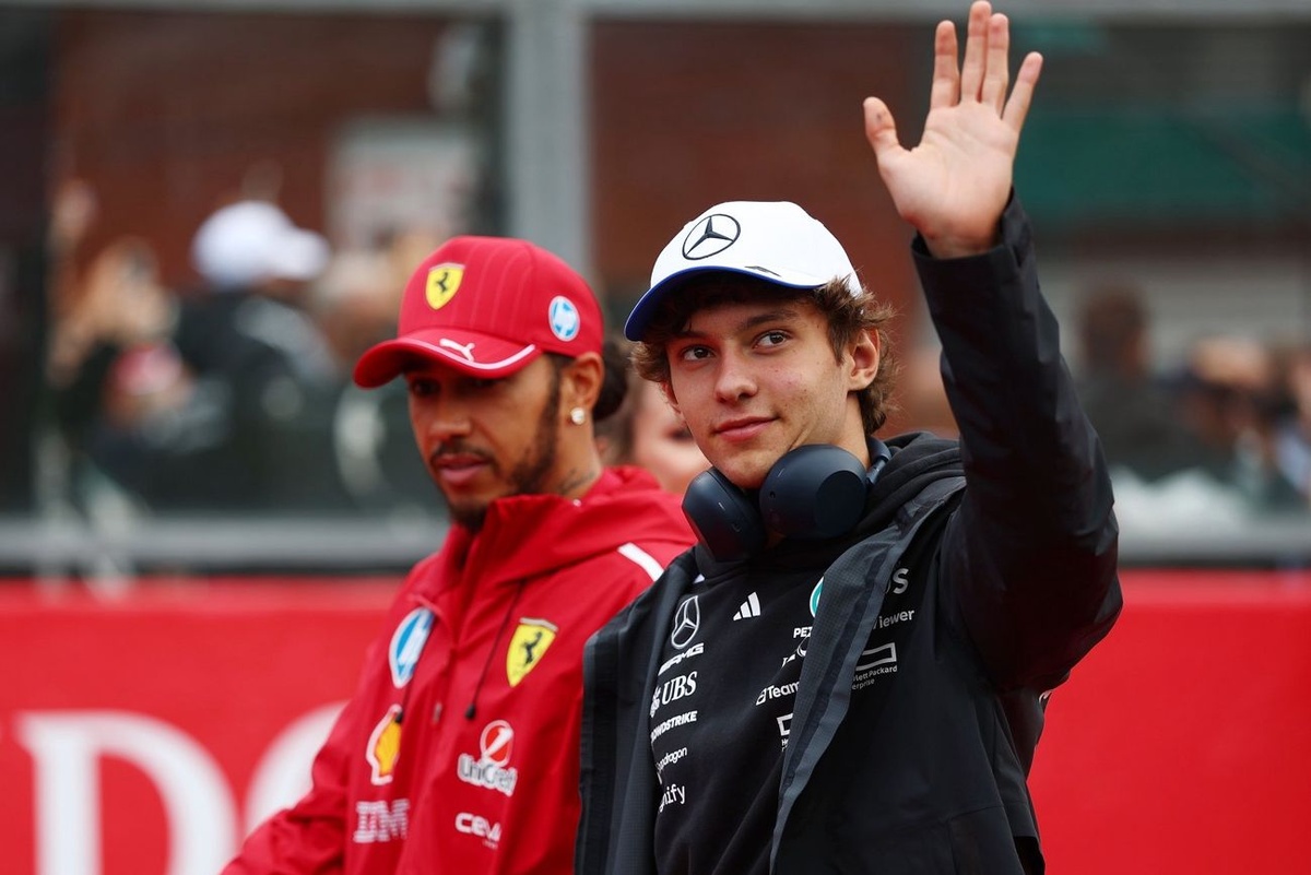 Russell: "Un nuovo inizio è stato un bene sia per Mercedes che per Hamilton"