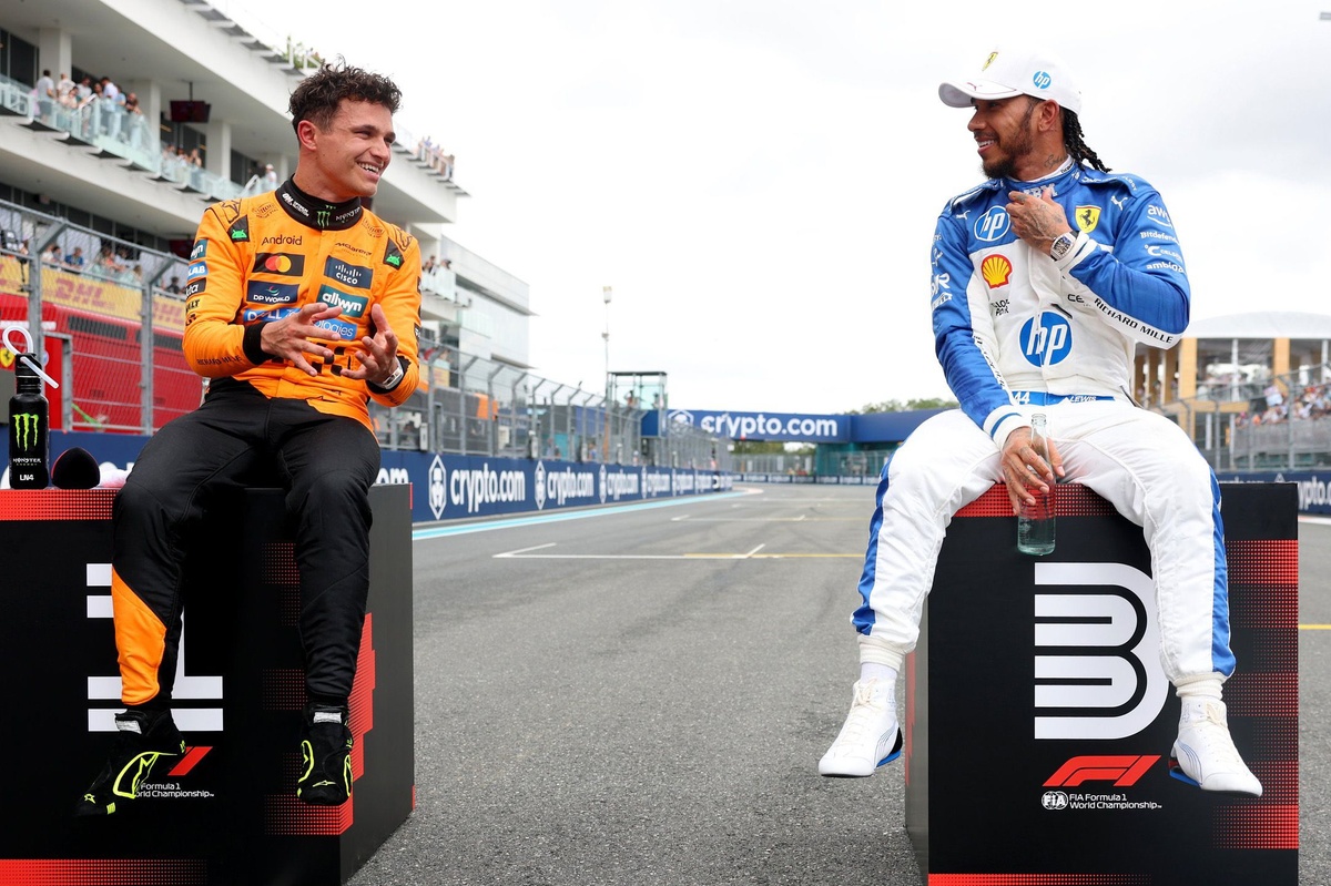 Norris: "Guardavo Alonso e Hamilton in TV, assurdo correre con loro oggi"