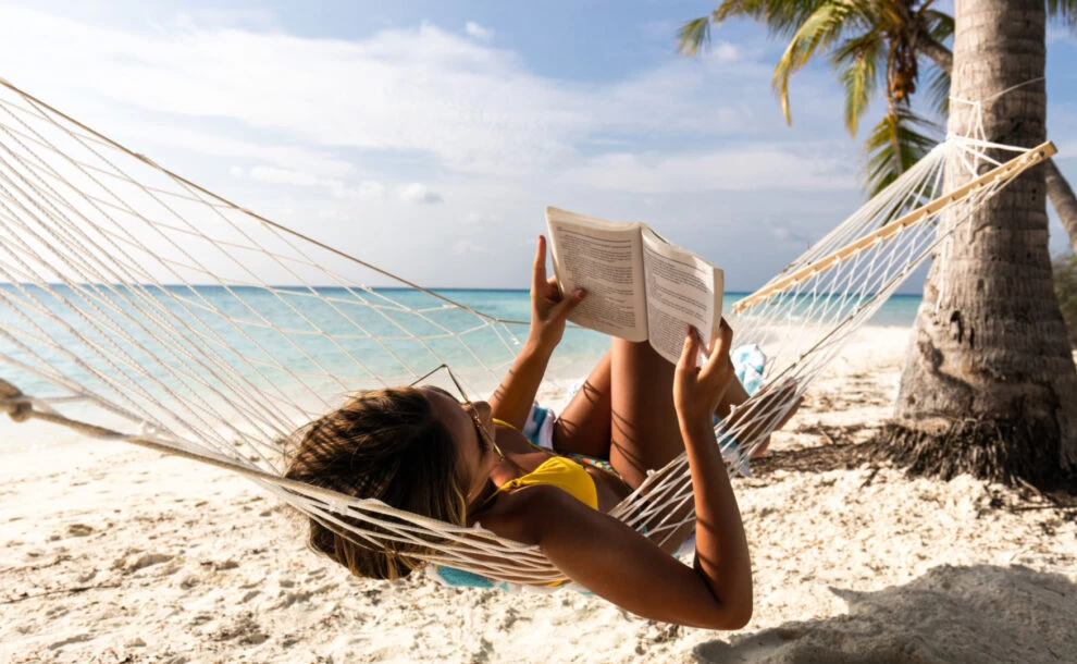 Libri brevi da portare in viaggio: 11 titoli da leggere d’un fiato