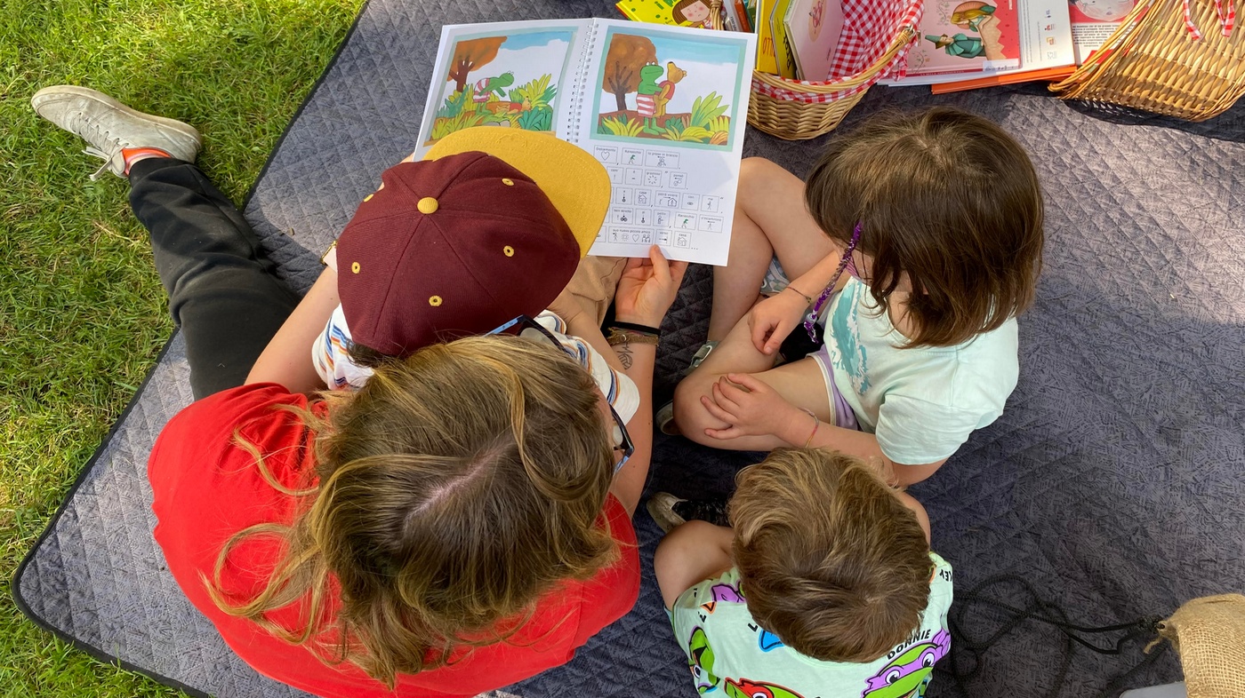 650 libri in simboli CAA agli ospedali piemontesi | Regione Piemonte | Piemonteinforma