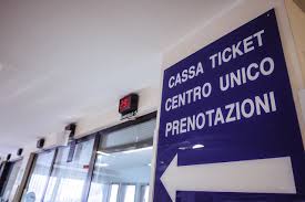 La sanità pubblica è in coma profondo, quella privata si arricchisce