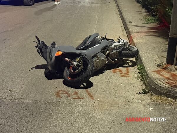 Lo scooter che ha avuto l'incidente stradale a Favara