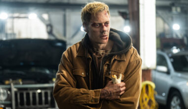 In trappola, recensione del film con Bill Skarsgård e Anthony Hopkins