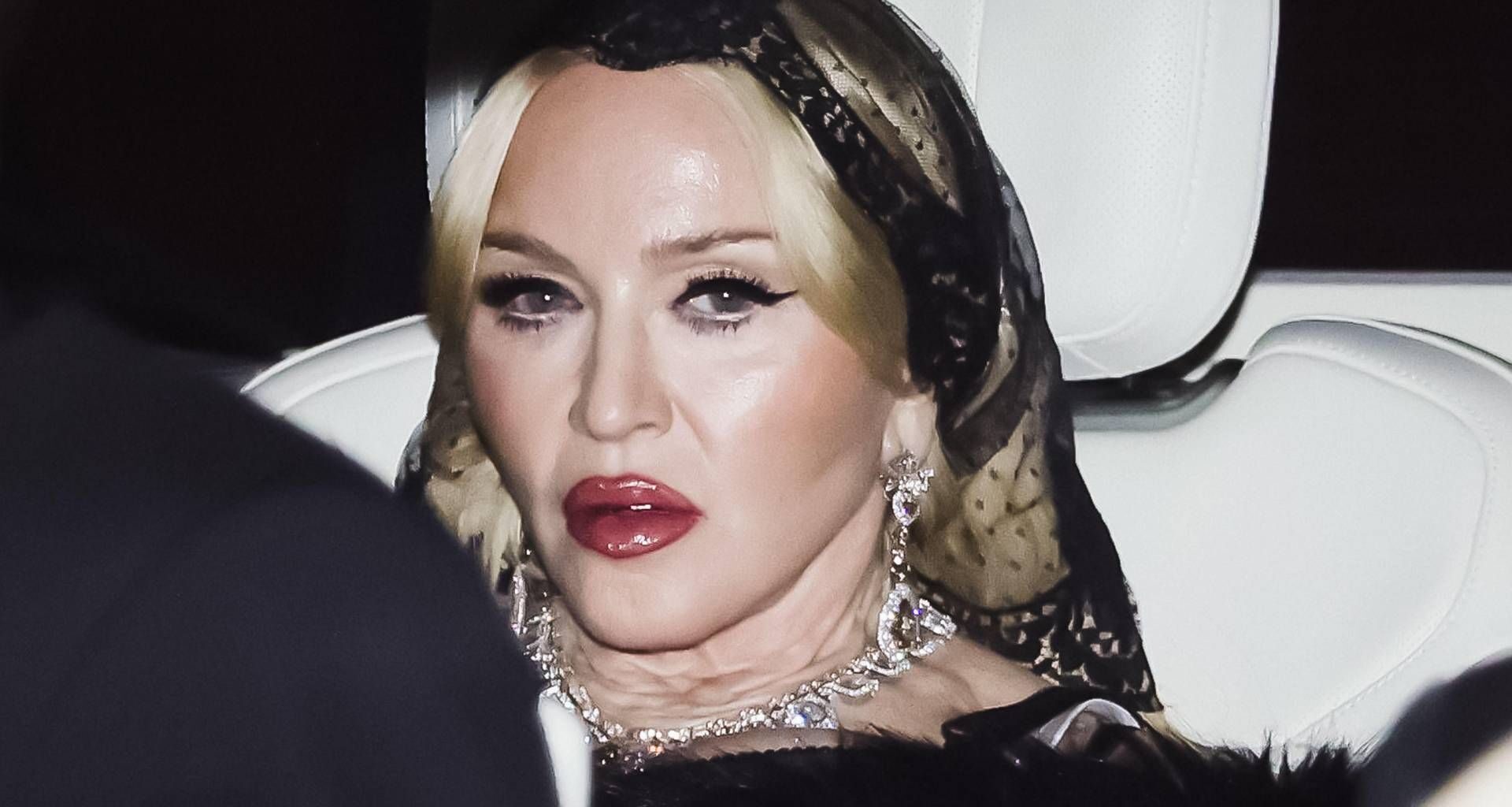 Madonna, compleanno al Palio di Siena per i suoi 67 anni