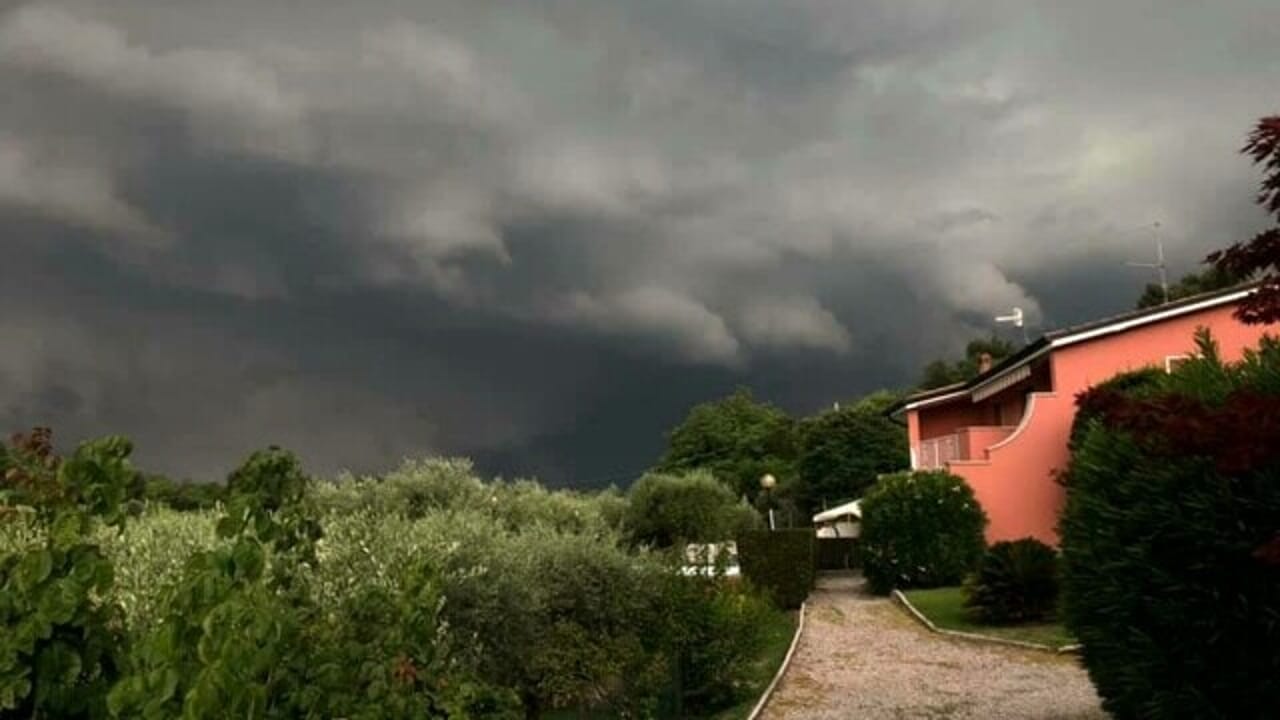 in arrivo piogge e temporali anche forti tra giovedì e venerdì