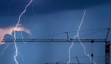 Meteo, peggioramento in arrivo: previsti temporali e calo delle temperature
