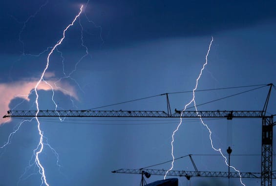 Meteo, peggioramento in arrivo: previsti temporali e calo delle temperature
