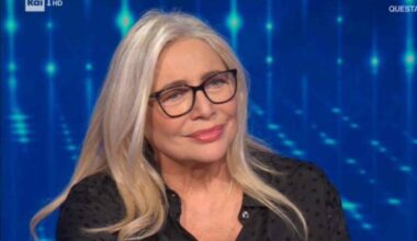 Mara Venier, l'attacco pesantissimo dell'ex conduttrice Rai: "Non è una signora, è una belva"