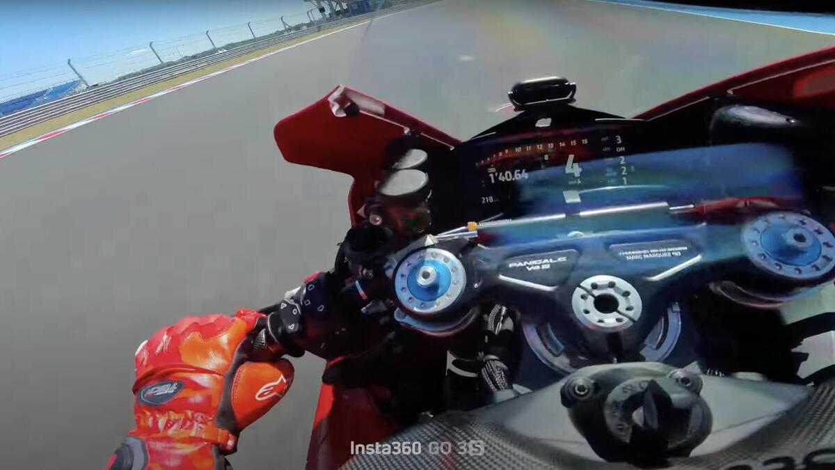 MotoGP 2025. In quanto girano Marc Marquez e Pecco Bagnaia al Balaton Park? Ecco i tempi, con moto di serie [VIDEO E GALLERY] - MotoGP