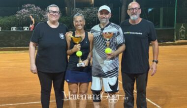 Federica Orlandi e Massimo Gabrielli premiano Elisa Monaci e Michele Santini