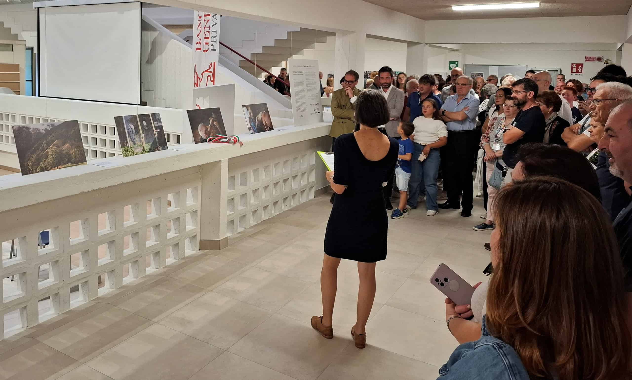 mostra costa serina 3 scaled - La Voce delle Valli