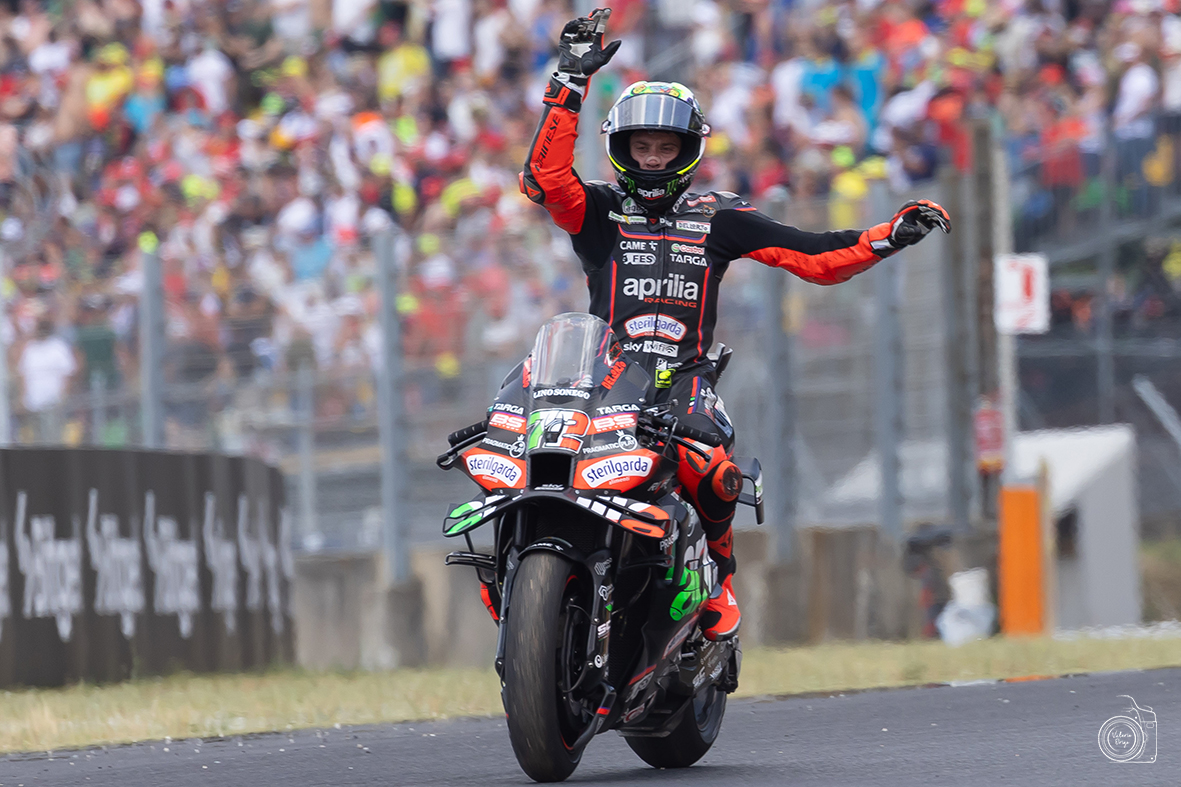 MotoGP, gli italiani agli antipodi. Con Bagnaia alla deriva, Bezzecchi si propone come anti-Marquez