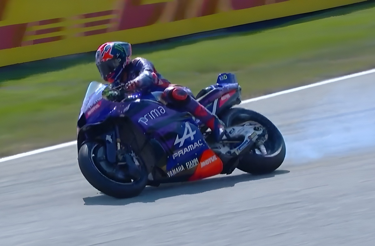 motogp-miller-fumata-practice-austria