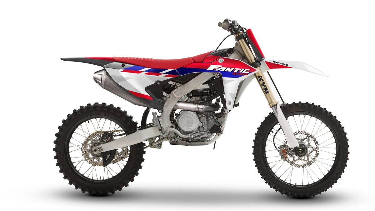 Fantic presenta la gamma MX 2026: nuove livree e una nuova collaborazione con Akrapovic - Motocross