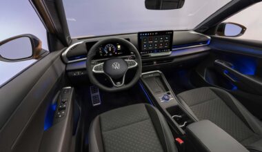 Nuova Volkswagen T-Roc (2025), gli interni e il bagagliaio
