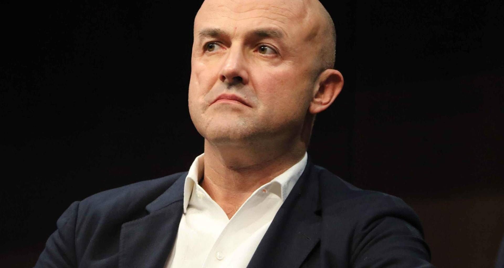 Pomeriggio Cinque addio, il programma cambia nome: l'annuncio di Nuzzi