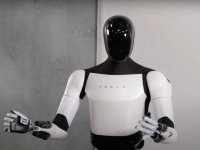 Tesla rallenta sulla produzione di Optimus: il robot umanoide resta (ancora) un miraggio