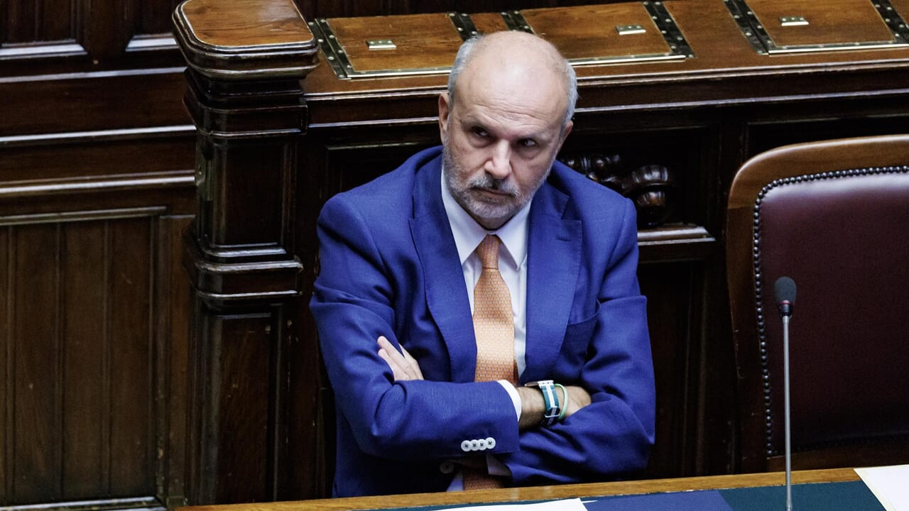 La marcia indietro del governo sui vaccini mostra come la scienza non sia un talk show