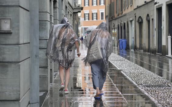 Meteo, fine ondata di caldo con temporali e calo temperature. Ma al Sud ancora caldo