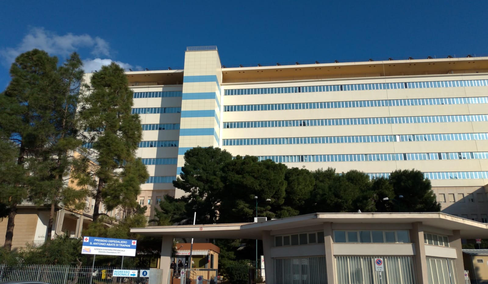 Turista ringrazia sanitari dell’ospedale di Trapani: “Capacità di curare con il cuore”