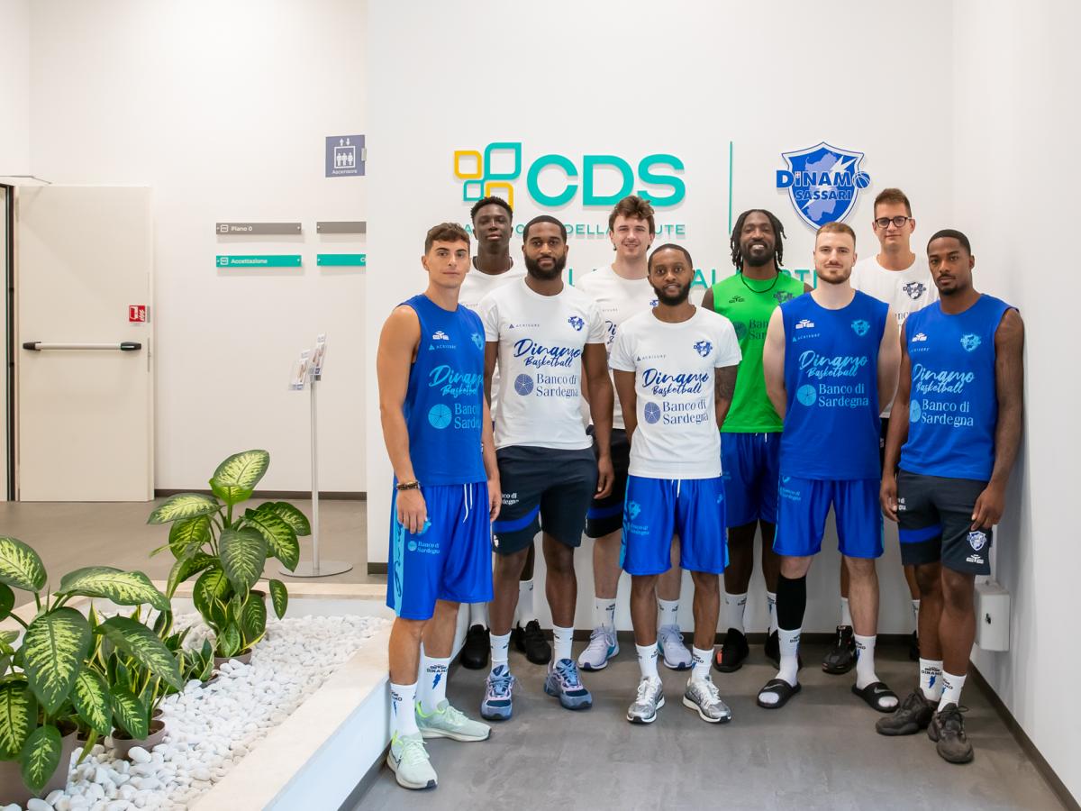 Dinamo Sassari in partenza per Nuoro: entusiasmo e gruppo quasi al completo