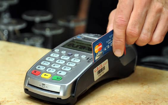 Furti con pos portatili, come i ladri svuotano le carte contactless e come proteggersi - Sky TG24