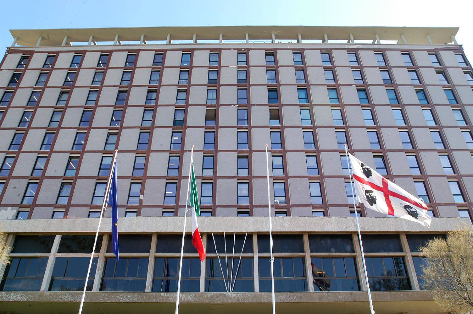 Cheratocono, malattia rara che in Sardegna colpisce 1 giovane su 40: "Subito il Cross‑Linking"