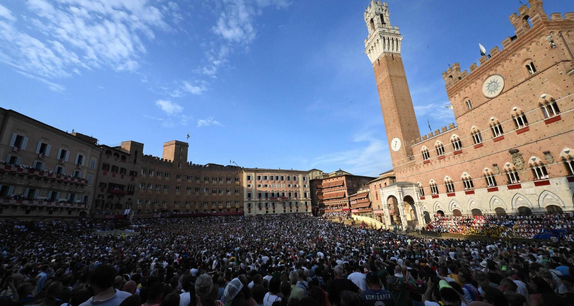 Palio di Siena oggi sabato 16 agosto 2025: orario, contrade, dove vederlo