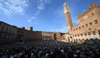 Palio di Siena oggi sabato 16 agosto 2025: orario, contrade, dove vederlo