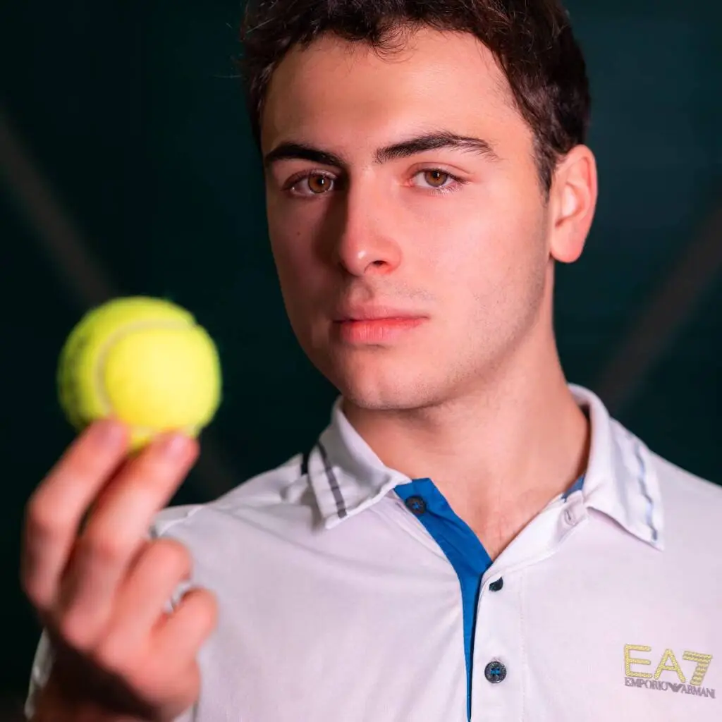 Impatto mediatico, alla Sanremese arriva il tennista influencer con oltre 300.000 follower sui social 