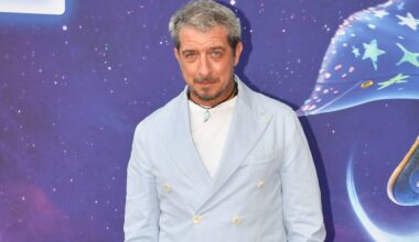 Paolo Ruffini in ritardo sul volo Ryanair, il video è virale su TikTok