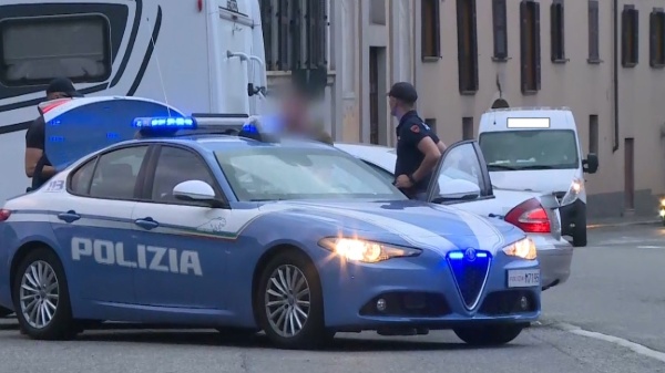 Milano, uccide il marito a coltellate e chiama la polizia. Arrestata MALPENSA24