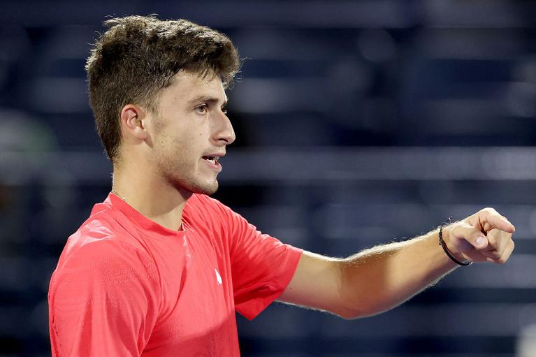 Grande Nardi a Cincinnati, rimonta Shapovalov e vola al terzo turno