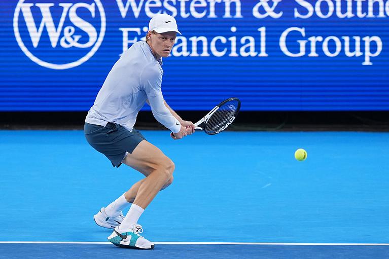 Cincinnati LIVE: Sinner-Mannarino 6-4 - SuperTennis