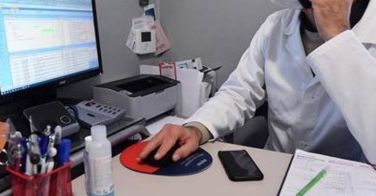 Medici di famiglia sotto pressione: in molti hanno fino a 1.800 pazienti. Le carenze territoriali rischiano di far saltare il filtro contro l’intasamento dei pronto soccorso?