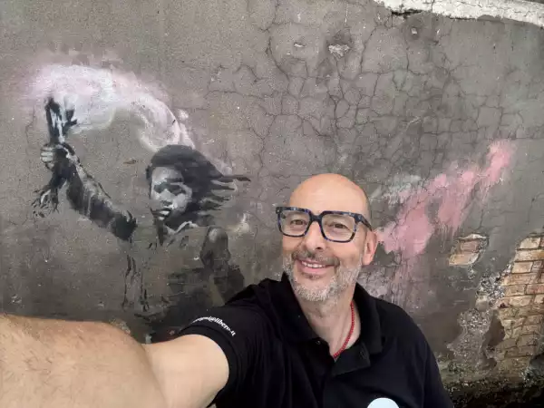 Il Monferrato > Borgogni di Ozzano al restauro di Banksy