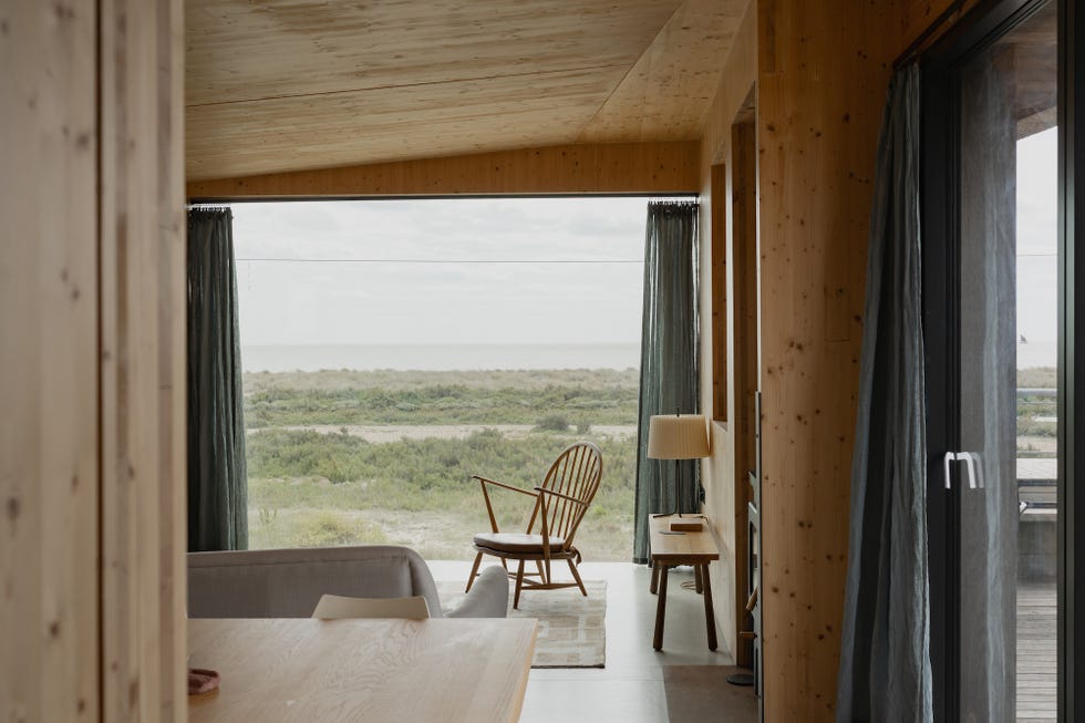 una palafitta di design nellessex