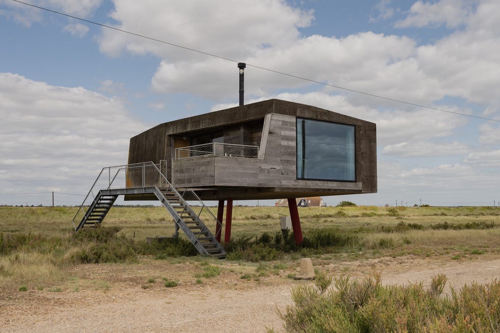 una palafitta di design nellessex