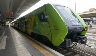 Treni fermi per l'investimento di una persona a Roma oggi 26 agosto 2025