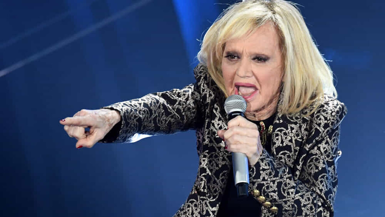 Auguri Rita Pavone, la Zanzara di Torino compie 80 anni: "Mi sento una trentenne"