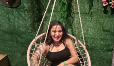 «Quel portachiavi, il casco e l'amicizia che ci univa». Il ricordo di Samanta, morta a 22 anni