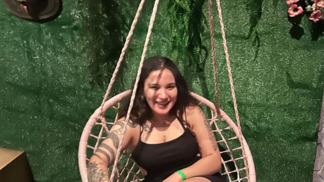 «Quel portachiavi, il casco e l'amicizia che ci univa». Il ricordo di Samanta, morta a 22 anni