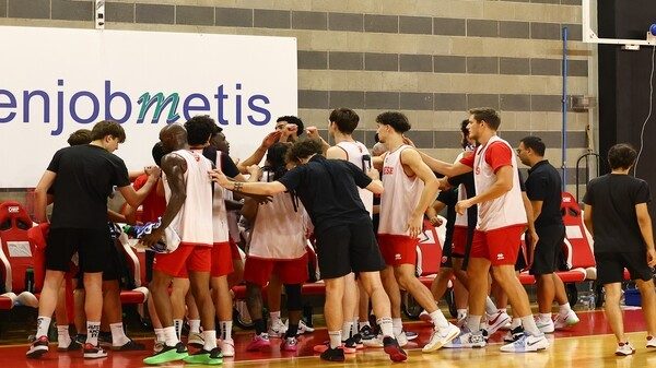 Varese Sam Massagno scrimmage