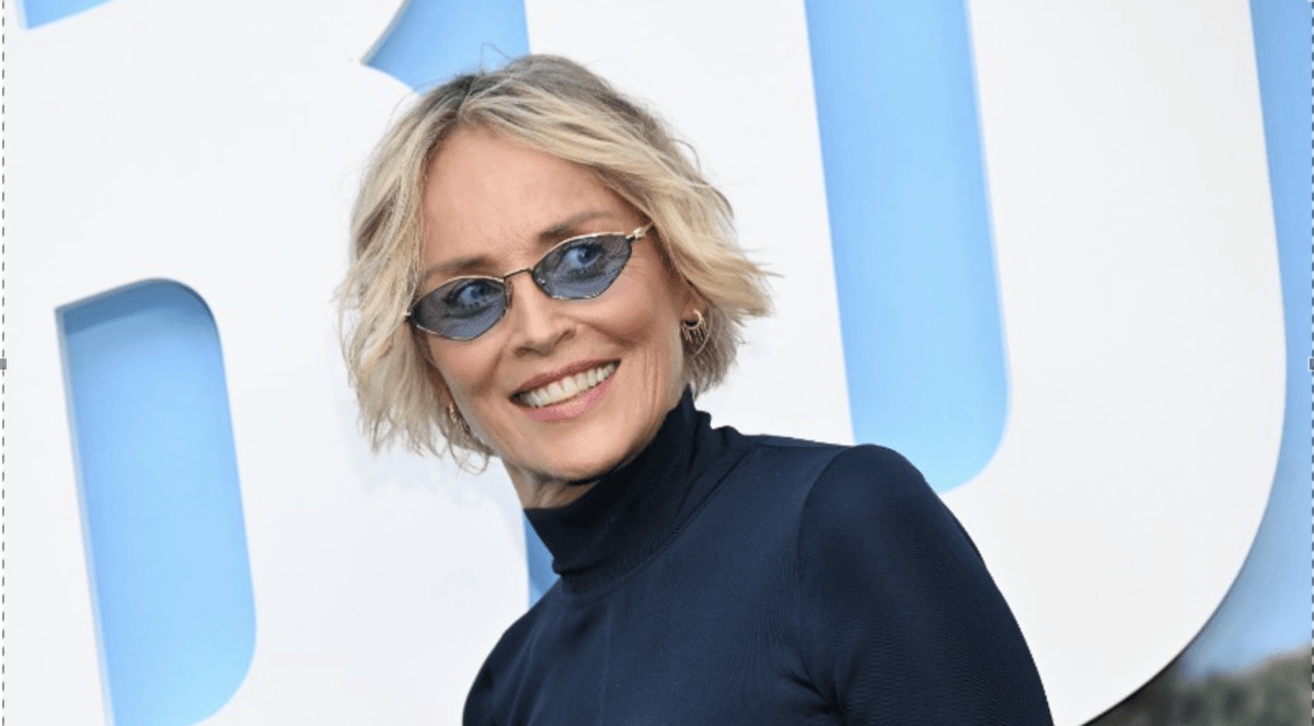 Sharon Stone rara uscita sul red carpet con i tre figli. Video