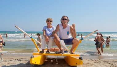 La sindaca scende in spiaggia: "Qui nessun caro ombrellone, basta falsità: i prezzi sono competitivi"