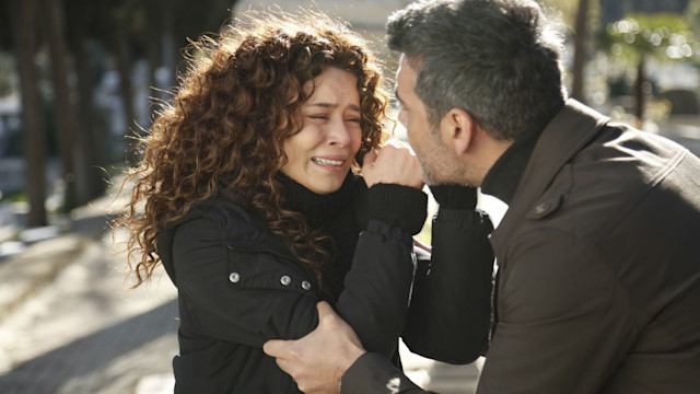 Sirin e Sarp in una scena de La forza di una donna