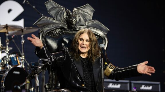 Ozzy Osbourne: guarda i video degli omaggi resi dagli artisti durante i propri ‘live’