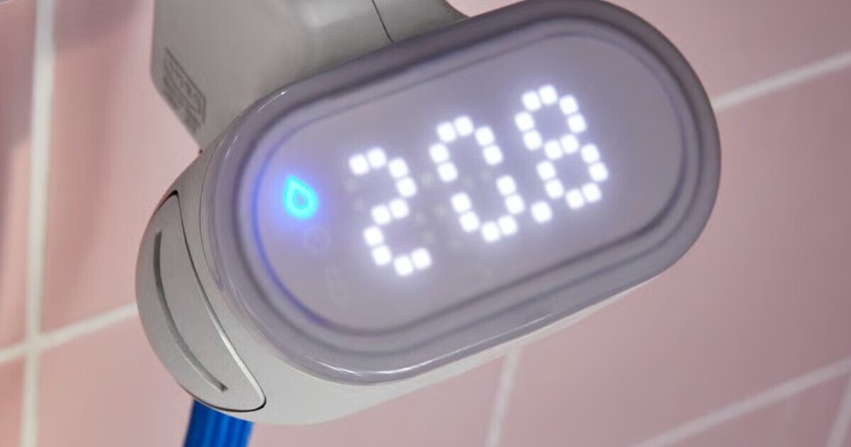 Quanta acqua consumi per la doccia? IKEA ora vende un contatore con schermo da 40 euro