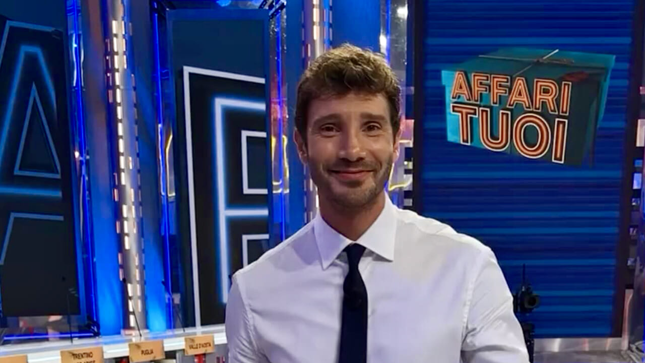 "Sanremo lo condurrà lui, contatti serrati con la politica". Poi la mossa, inaspettata, della Rai